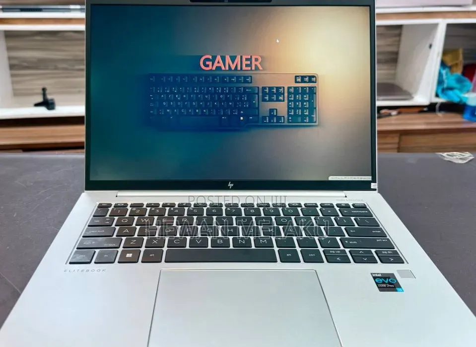 New Laptop HP EliteBook 840 G10 16GB Intel Core i5 SSD 512GB