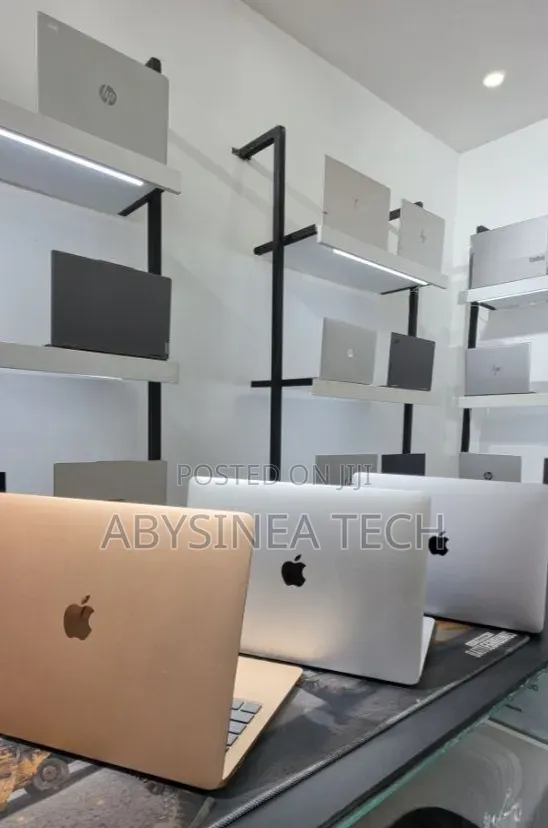 New Laptop Apple MacBook Air 8GB Apple M1 SSD 256GB