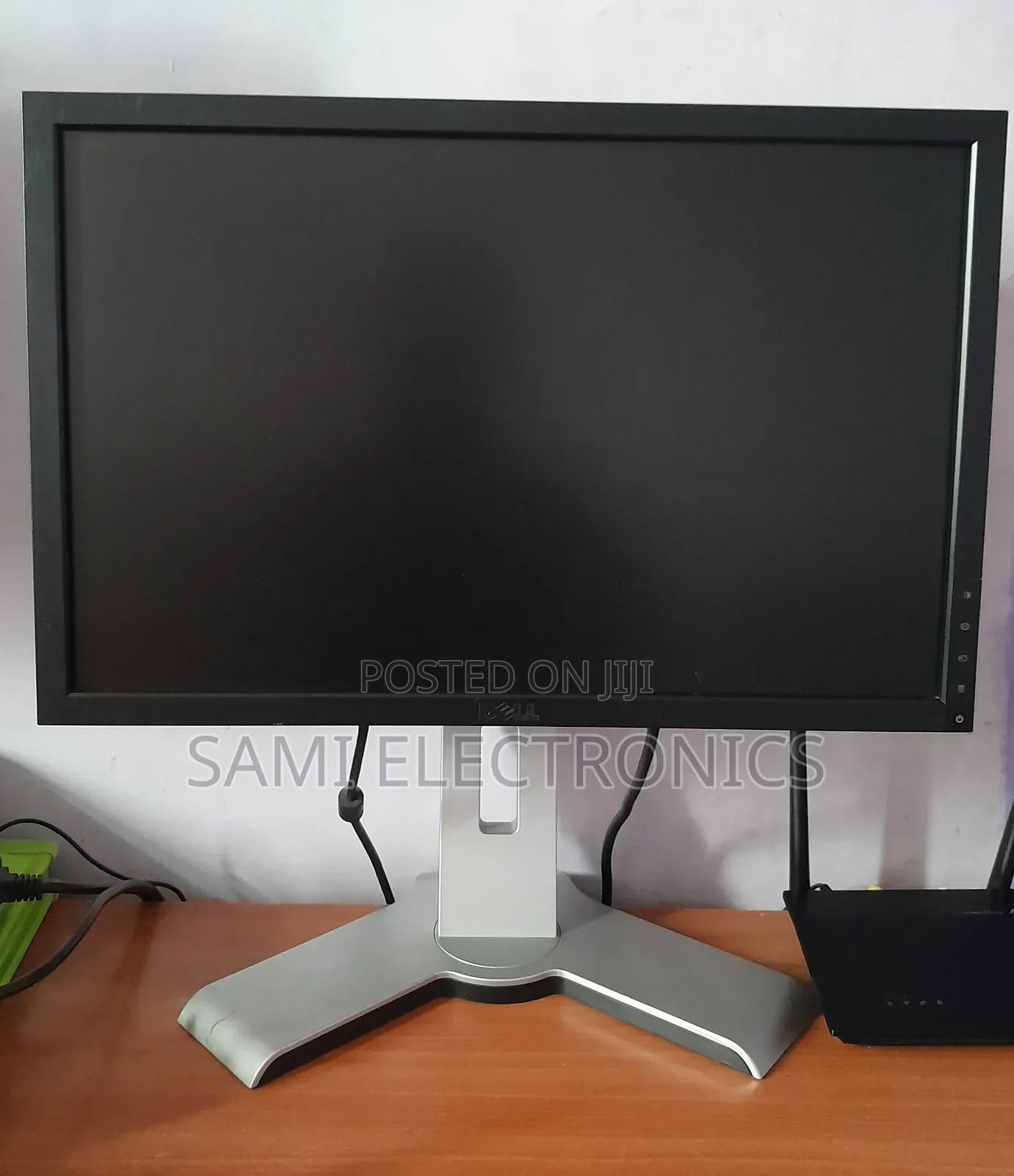 Monitor Dell 19" Inch Desktop Monitor Widescreen