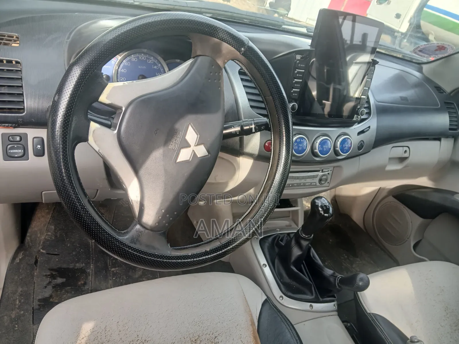 Mitsubishi L200 2010 Gray