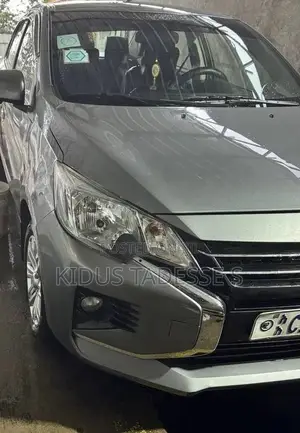 Mitsubishi Attrage 2022 Silver