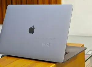New Laptop Apple MacBook Pro 2018 32GB Intel Core i9 SSD 2T