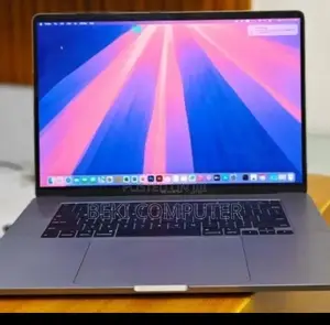 New Laptop Apple MacBook Pro 2018 32GB Intel Core i9 SSD 2T