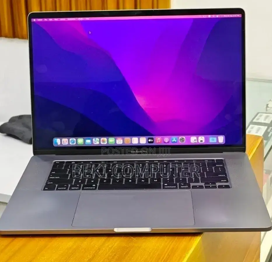 New Laptop Apple MacBook Pro 2018 32GB Intel Core i9 SSD 2T