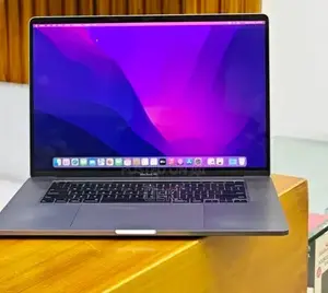 New Laptop Apple MacBook Pro 2018 32GB Intel Core i9 SSD 2T
