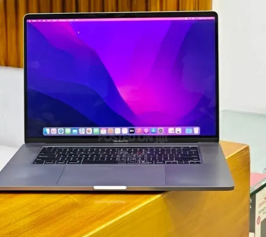 New Laptop Apple MacBook Pro 2018 32GB Intel Core i9 SSD 2T