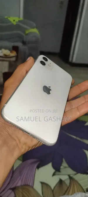 New Apple iPhone 11 128 GB White