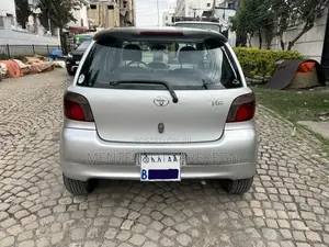 Toyota Vitz 1.0 FWD 5dr 2001 Silver