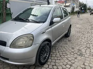 Toyota Vitz 1.0 FWD 5dr 2001 Silver