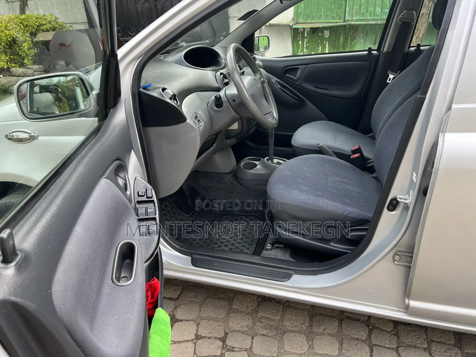 Toyota Vitz 1.0 FWD 5dr 2001 Silver