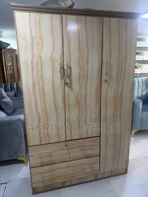 Closet New Adis AA Free Delivery Aaaaaaayggg