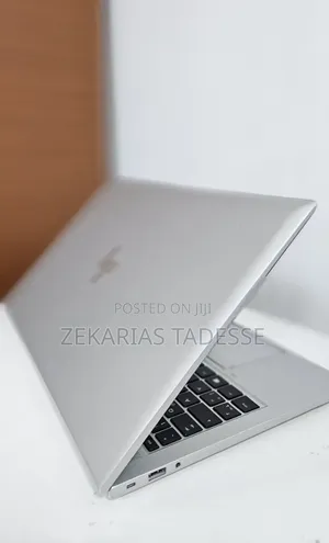 New Laptop HP ZBook Firefly G8 16GB Intel Core i7 SSD 512GB
