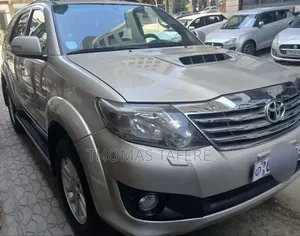 Toyota Fortuner 2011 Beige