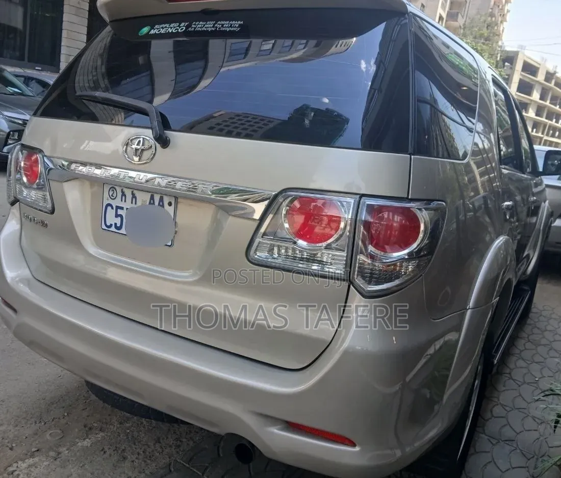 Toyota Fortuner 2011 Beige