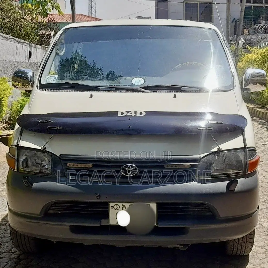 Toyota HiAce 2005 White