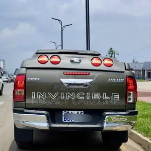 Toyota Hilux 2021 Gray