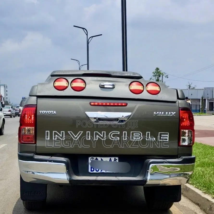 Toyota Hilux 2021 Gray