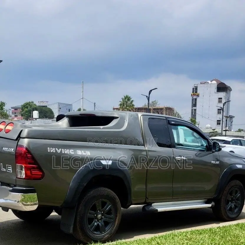 Toyota Hilux 2021 Gray