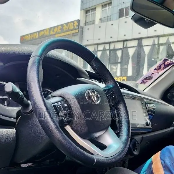 Toyota Hilux 2021 Gray