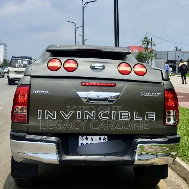 Toyota Hilux 2021 Gray