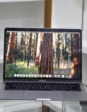 New Laptop Apple MacBook Pro 2019 16GB Intel Core i7 SSD 256GB