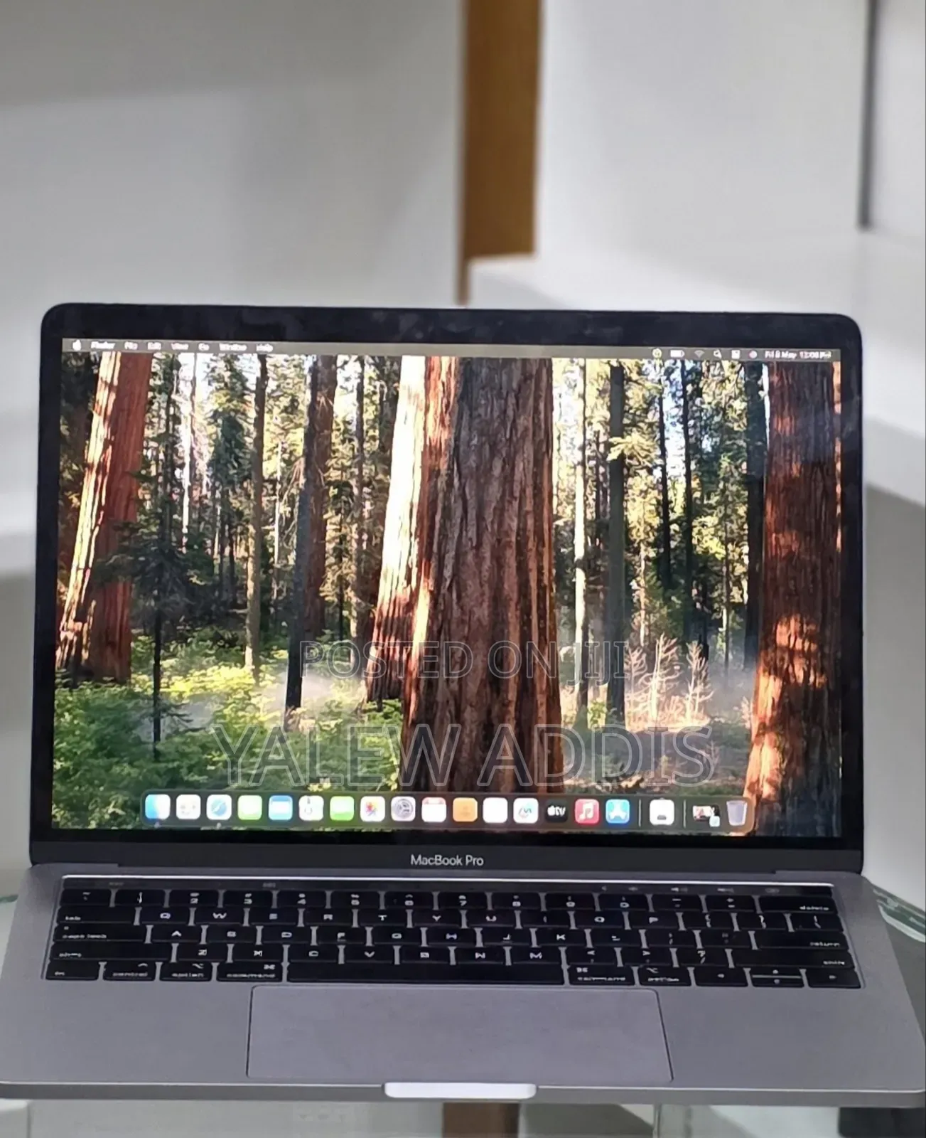 New Laptop Apple MacBook Pro 2019 16GB Intel Core i7 SSD 256GB