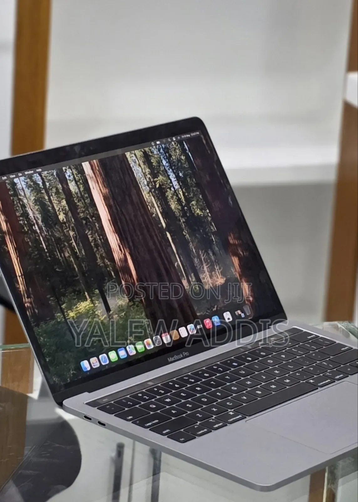 New Laptop Apple MacBook Pro 2019 16GB Intel Core i7 SSD 256GB