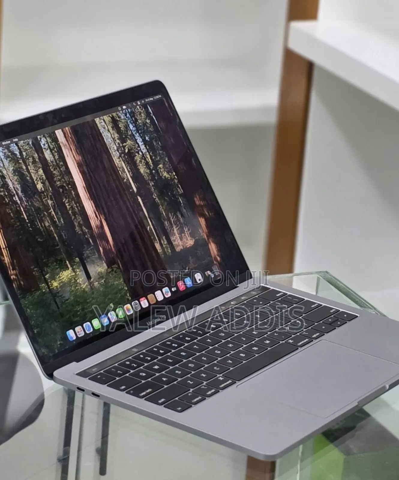 New Laptop Apple MacBook Pro 2019 16GB Intel Core i7 SSD 256GB