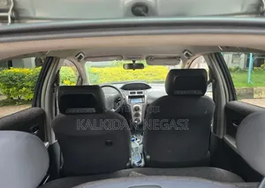 Toyota Yaris 2010 Silver