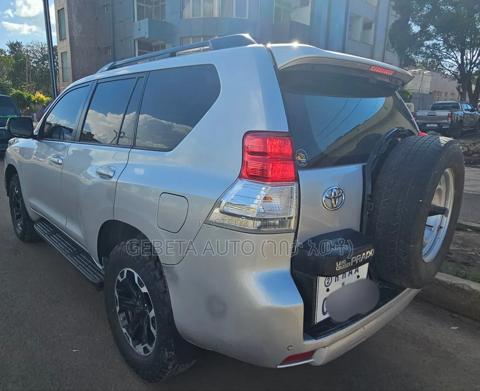 Toyota Land Cruiser 2011