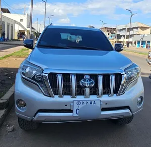 Toyota Land Cruiser 2011