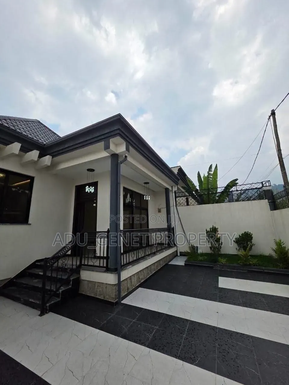 Furnished 5bdrm Apartment in አያት ኮምፓውድ ውስጥ, Yeka for sale