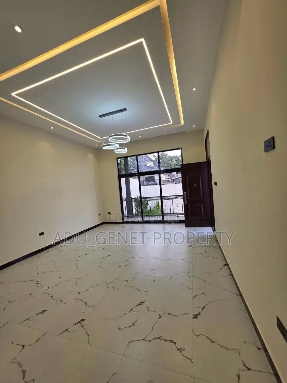 Furnished 5bdrm Apartment in አያት ኮምፓውድ ውስጥ, Yeka for sale