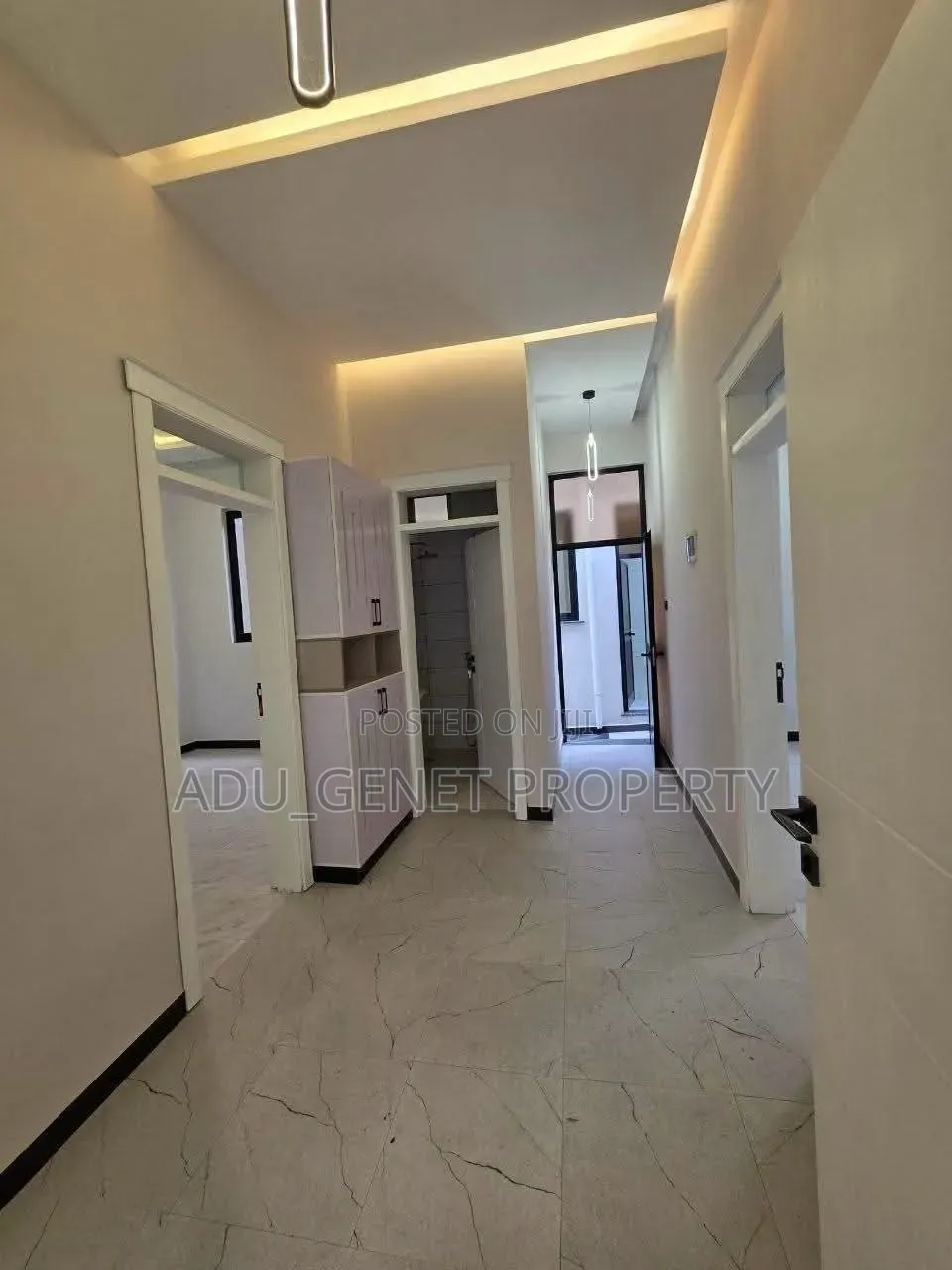 Furnished 5bdrm Apartment in አያት ኮምፓውድ ውስጥ, Yeka for sale