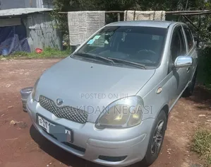 Toyota Vitz 2004 Silver