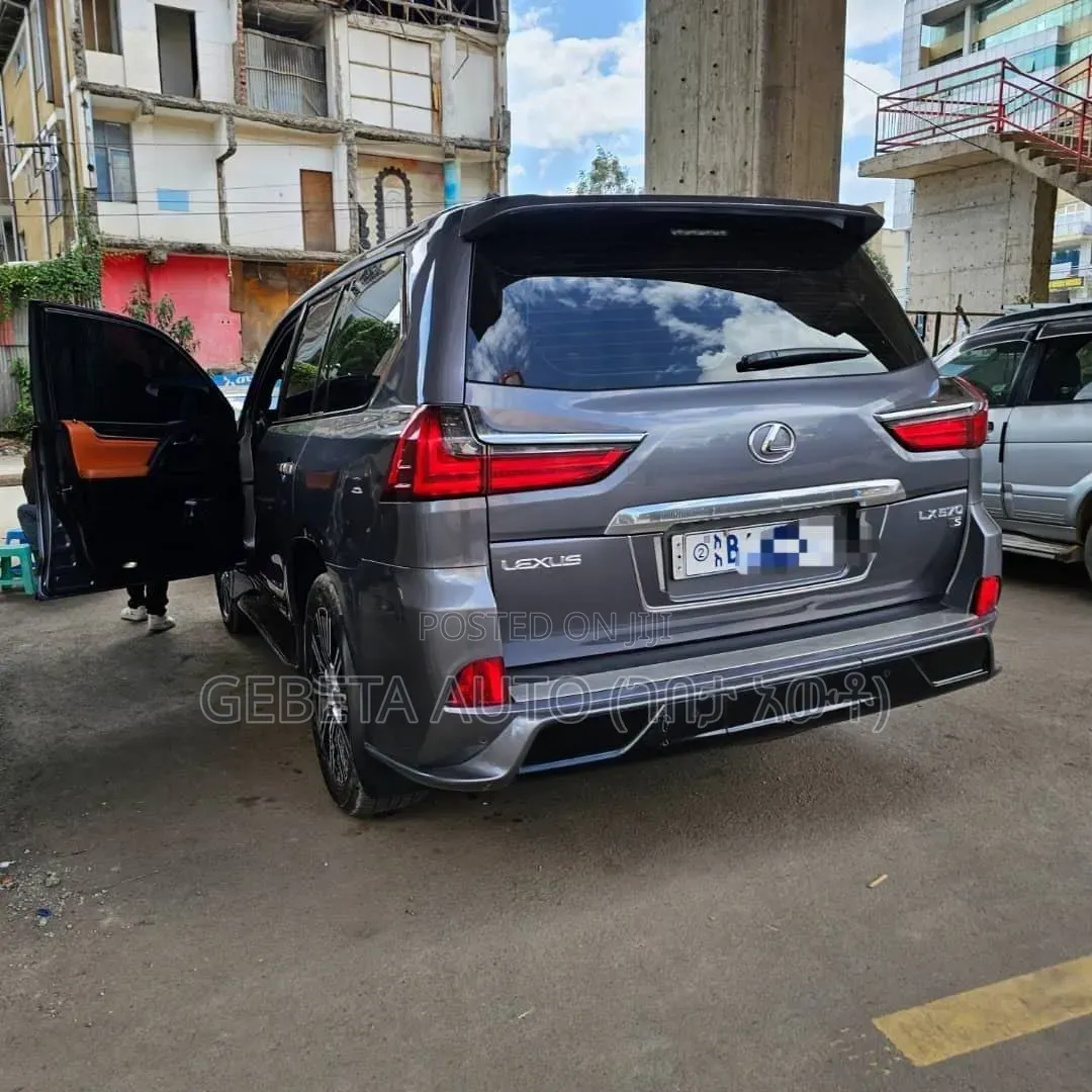 Lexus LX 570 AWD 2019