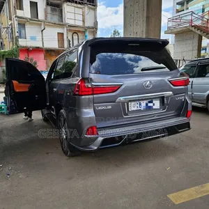 Lexus LX 570 AWD 2019
