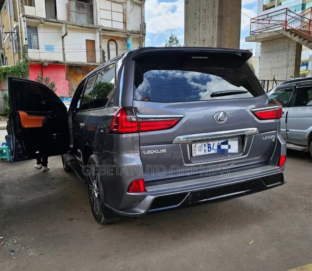 Lexus LX 570 AWD 2019