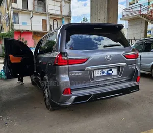 Lexus LX 570 AWD 2019
