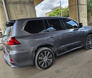 Lexus LX 570 AWD 2019