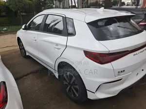 New BYD E2 43 kWh 94 hp FWD 2025 Gray