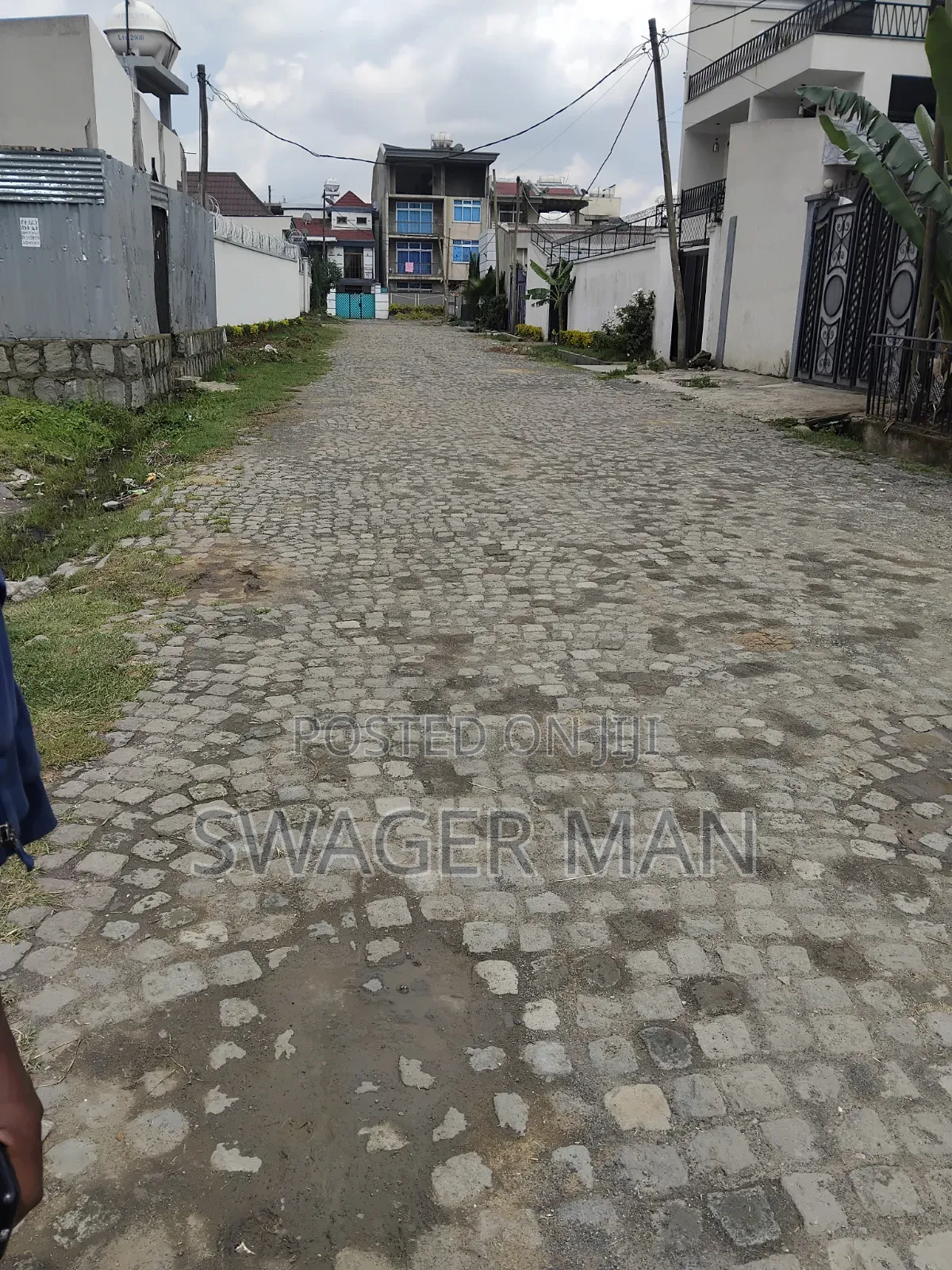 Furnished 6bdrm Townhouse/Terrace in Legetafo Metebaber, Yeka for sale
