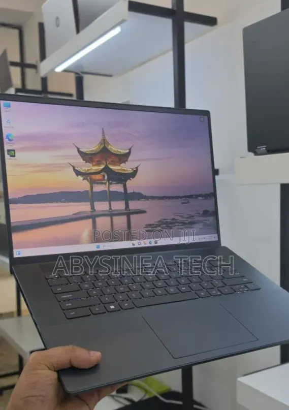 New Laptop Dell Inspiron 15 16GB Intel Core i7 SSD 512GB