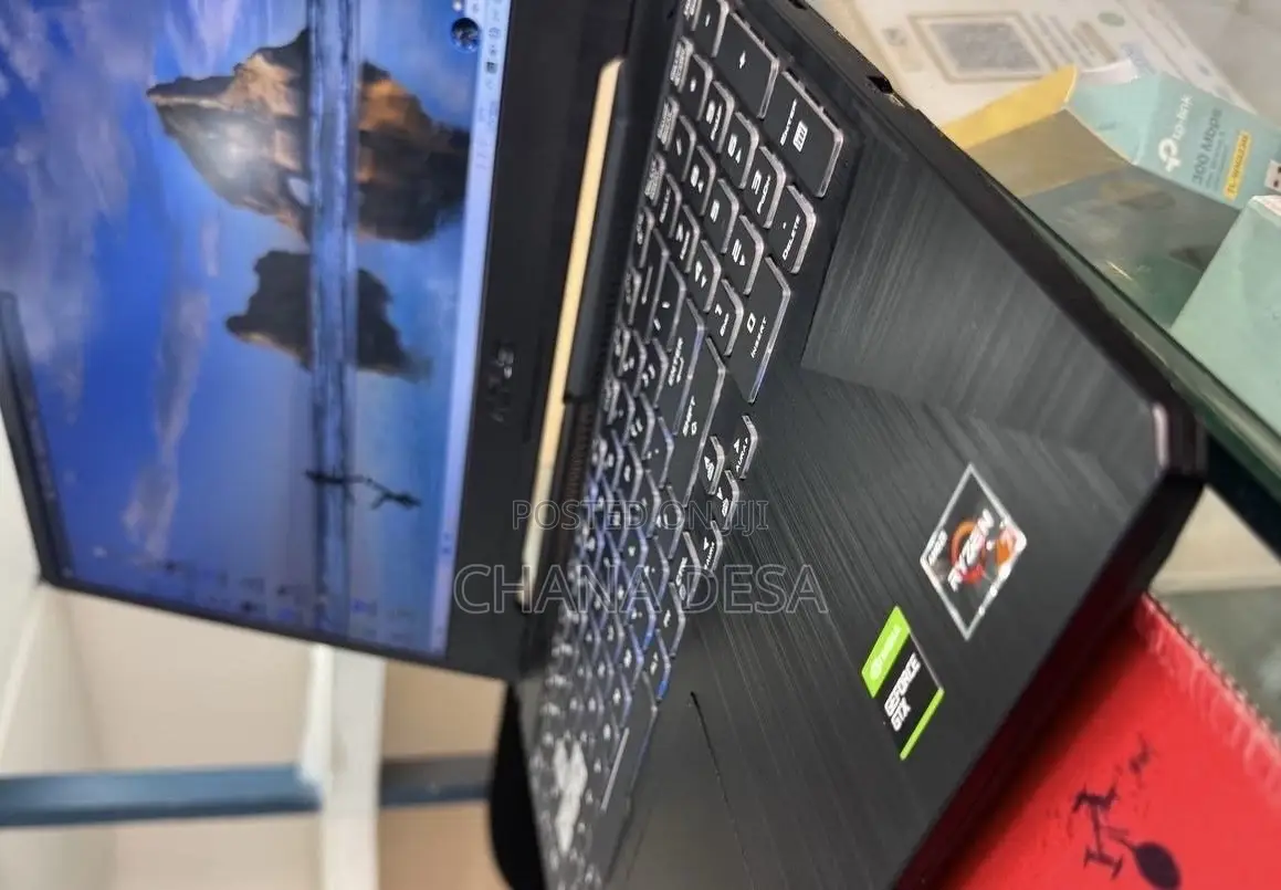 New Laptop Asus 16GB AMD Ryzen 7 SSD 512GB