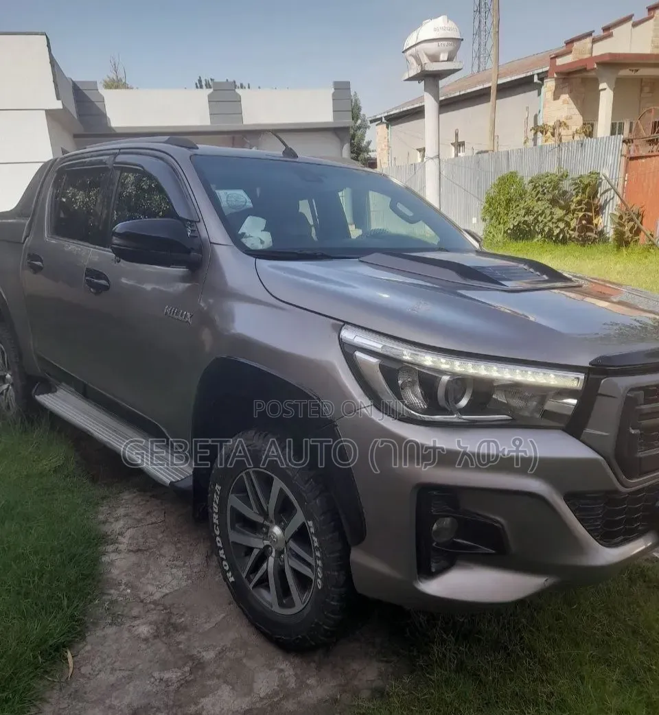 Toyota Hilux Revo Double Cab Deisel 2.8 RWD 2020