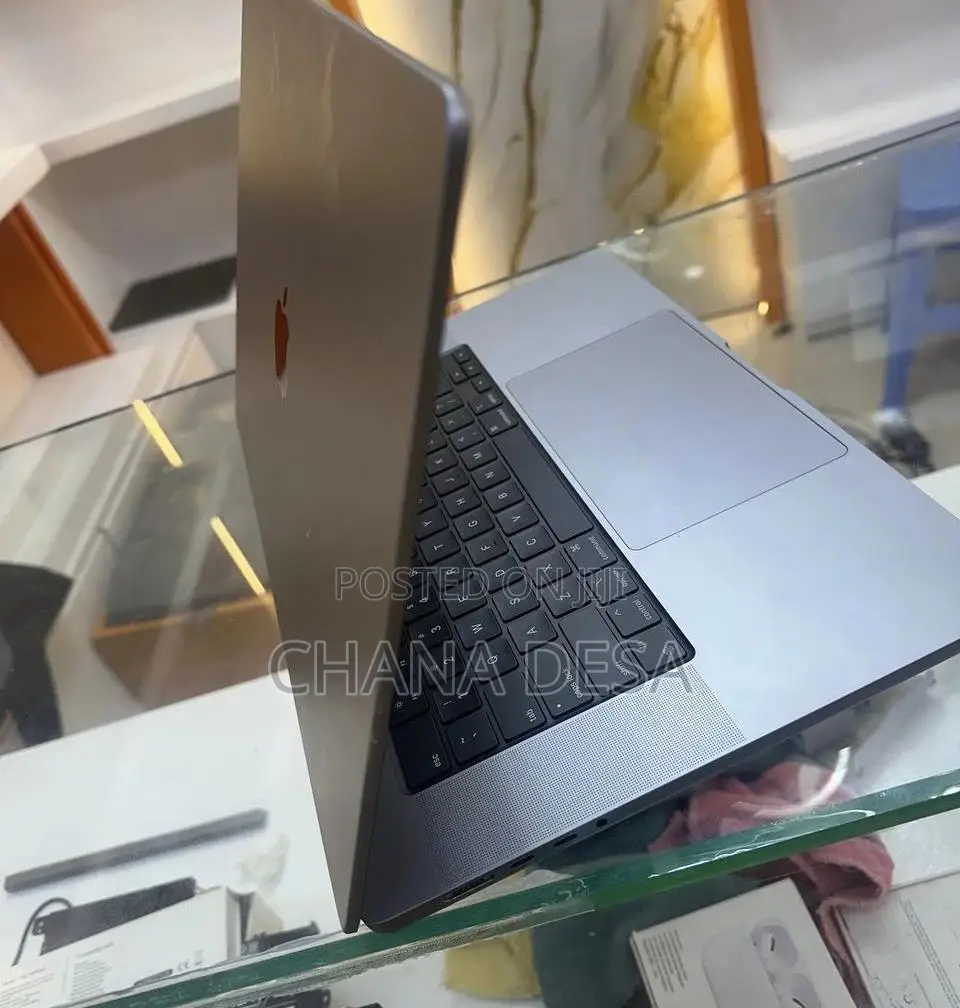 New Laptop Apple MacBook Pro 2021 M1 16GB Apple M1 Pro SSD 512GB