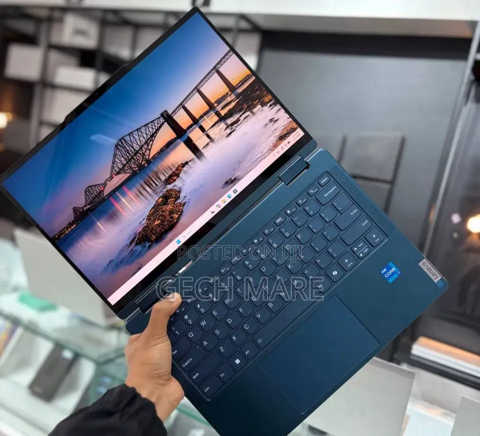 New Laptop Lenovo Yoga 7i 16GB Intel Core Ultra 7 SSD 512GB