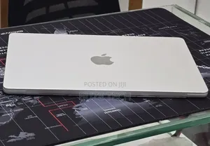 New Laptop Apple MacBook Air 2024 M3 16GB Apple M3 SSD 256GB