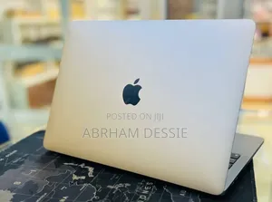 New Laptop Apple MacBook Pro 2022 M2 8GB Apple M2 SSD 512GB