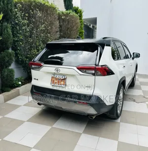 Toyota RAV4 2020 White